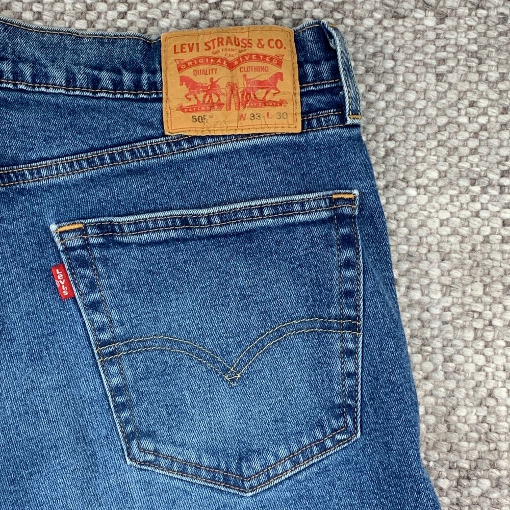 Levi's 505 Regular Fit Jeans Mens 33x30 Blue Medium Wash Straight Leg Denim